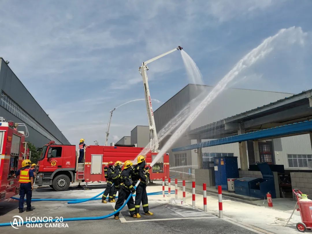 實戰(zhàn)演練礪精兵——2021年長沙市工貿(mào)企業(yè)危險化學(xué)品綜合應(yīng)急演練在山河智能舉行