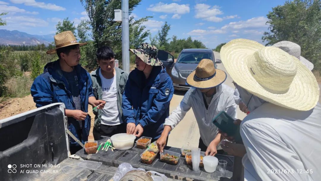 致敬！戰(zhàn)斗在風(fēng)沙中的特種裝備團(tuán)隊(duì)